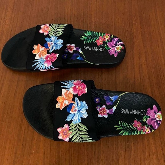 Johnny Was Aruba Pool Slide - Picture 5 of 7